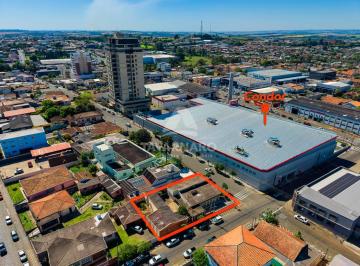 Casa · 660m² · 3 Quartos · 4 Vagas · Casa Padrão em Ponta Grossa