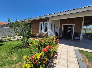 Casa · 360m² · 3 Quartos · 2 Vagas ·
Casa em Peruíbe