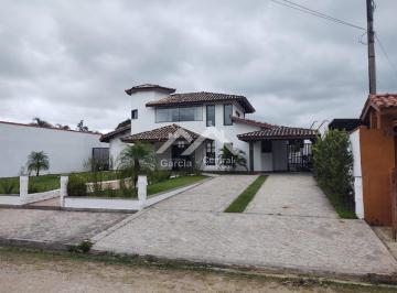 Casa · 1000m² · 3 Quartos · 4 Vagas ·
Sobrado em Peruíbe no bairro São Marcos