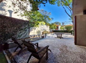 Casa · 270m² · 3 Quartos · 2 Vagas · Casa reformada no Pacaembu com quintal à venda - Rua tranquila com segurança 24h