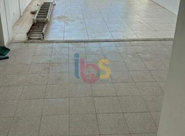 Comercial · 135m² · Excelente Loja com Pé Direito Duplo, Frente para o Mar