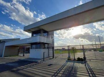 Terreno · 180m² · Realize seu Sonho: Lot 9x20 em Condomínio Valorizado