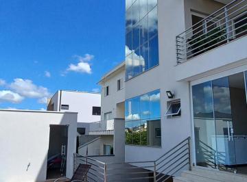 Foto 01 · Casa incrível, localizada no Pinheirinho, oferece uma vista deslumbrante da cidade e da igreja da Ag