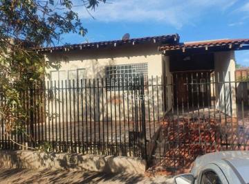 Casa · 117m² · 3 Quartos · 2 Vagas · Casa com 3 quartos sendo 1 suíte no Jardim Iguaçu