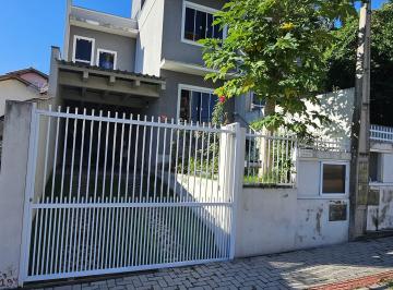 Casa de 4 quartos, Bombinhas · Casa 4 dormitórios- Praia de Bombas.SC