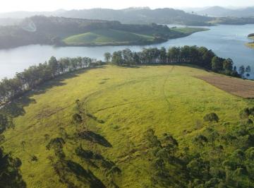 Terreno , Piracaia · Excelente lote de 5000mts2, a beira da represa em Piracaia, a 90 km de SP.