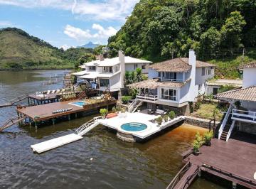 Casa · 400m² · 4 Quartos · 2 Vagas · Linda casa costeira em cond fechado, 4 quartos.