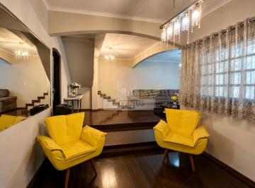 Casa · 216m² · 3 Quartos · 3 Vagas · Sobrado com 3 Quartos para Comprar, 216m² - Nova Gerty, São Caetano do Sul/SP.