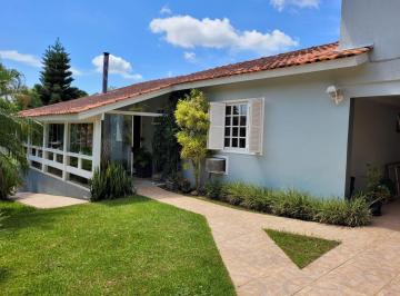 Casa · 200m² · 4 Quartos · 2 Vagas · Casa no Cantegrill Fase IV - 4 quartos, piscina e amplo jardim