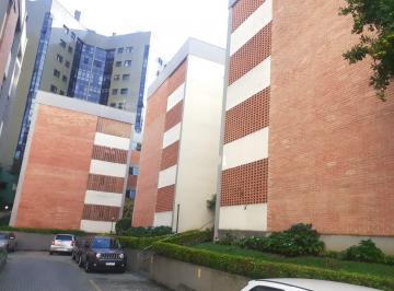 Apartamento de 2 quartos, Curitiba · Apartamento central à venda de 2 dormitórios no  Bigorrilho 