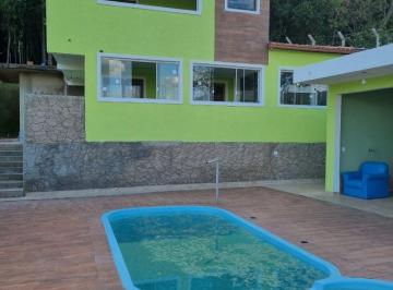Rural de 1 quarto, Extrema · Chácara à Venda em Extrema -MG é incrível, com uma área de 2.475m2 generosa .