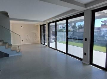Casa · 248m² · 3 Quartos · 3 Vagas · Casa Residencial de 3 suítes com 248 m² em Jurerê, Florianópolis.