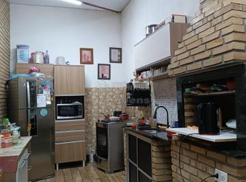 Casa · 200m² · 2 Quartos · 2 Vagas · Casa com Salão 02 Dormitórios - Jardim Leste