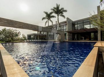 Casa · 2600m² · 9 Quartos · 5 Vagas · Mansão cinematográfico na Quinta da Baroneza 9 quartos Quadra de tênis