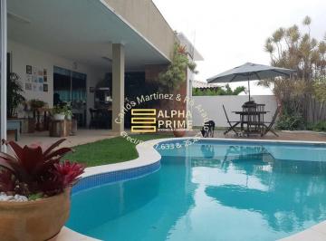 Casa de 4 quartos, Camaçari · Casa a venda em Alphaville Litoral Norte, 3 suítes excelente.