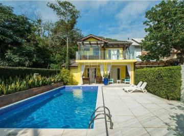 Casa · 1200m² · 3 Quartos · 1 Vaga · Casa 03 suítes à venda Praia das Taquaras Balneário Camboriú