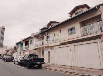 Casa · 410m² · 8 Quartos · 4 Vagas · Casa venda Centro Balneário Camboriú