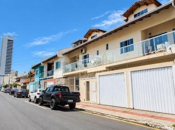 Casa · 410m² · 8 Quartos · 4 Vagas · Casa venda Centro Balneário Camboriú
