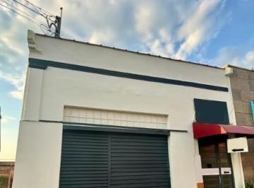 Foto 01 · Salão comercial , Localizado na principal rua do centro de Atibaia , com grande movimentação de pess