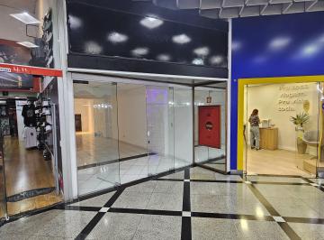 Comercial , Curitiba · Loja com mezanino no Shopping Metropolitan