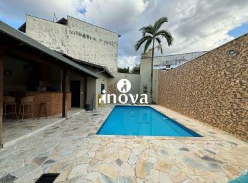 Casa · 362m² · 3 Quartos · 4 Vagas · Casa à venda no Bairro Fabrício - Uberaba/MG