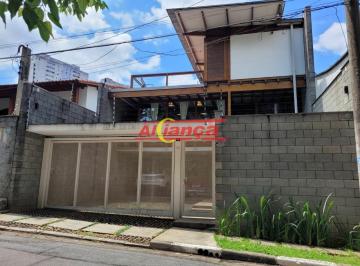 Casa · 295m² · 3 Quartos · 4 Vagas · Sobrado alto Padrão- Arquitetura Diferenciada.