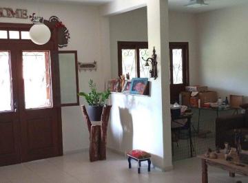casa corrego 09 a · Casa de 243m² com 3 quartos sendo 1 suíte no Córrego Grande