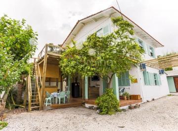 Casa · 242m² · 6 Quartos · 3 Vagas · Casa com 6 Quartos - Lagoa da Conceiçao