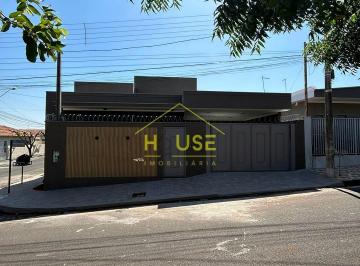 Casas à venda em Votuporanga - SP - Imovelweb