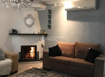Casa · 224m² · 3 Quartos · 2 Vagas · 03 Dormitórios sendo 01 suíte com closet no Sarandi