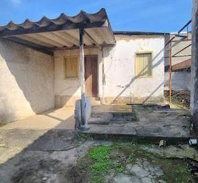 b4cf9ce16a27d35796f39e8bc3ac1b8bc972e65a · 02 LOTES SENDO 01 COM EDIFICAÇÃO EM BOA LOCALIZAÇÃO