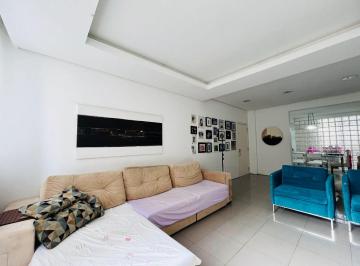 288086c737703f7355573c4f064295f1dc344a04 · Apartamento com 3 quartos à venda no Centro de Florianópolis, 99 m² privativos e 1 vaga.