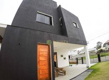 05c411f79148bd77634cfa016f0be822ba646a2b · À venda | Condomínio Fechado, Piscina Privativa, 240 m², 4 quartos e 2 vagas - Canasvieiras, em Flor