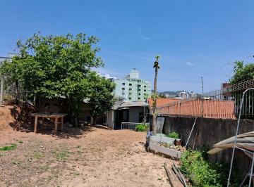 c70758cf7ed4bf82c68300a8dd401fea643186d8 · Terreno com 690m² + 2 casas - À venda no Estreito