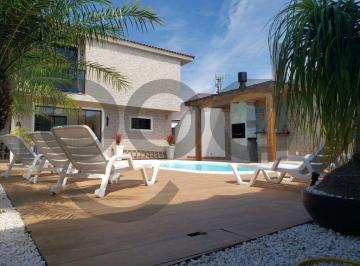 0 · Casa no Ribeirão da Ilha com potencial comercial