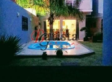 Casa · 160m² · 3 Quartos · 2 Vagas · Sobrado 3 quartos à venda com 160 m² no bairro Laranjal, em PELOTAS - RS