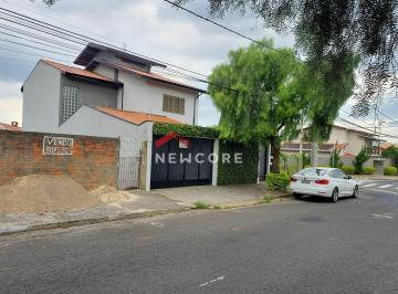 Casa · 213m² · 3 Quartos · 2 Vagas · Sobrado em Rua Adaísio Giron - Jardim Regina - Indaiatuba/SP