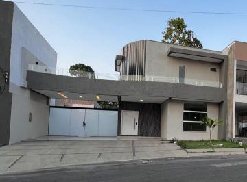 Casa de 4 quartos, Manaus · Casa exclusiva e belíssima, duplex com 3 suítes - Cd. Morada dos Pássaros