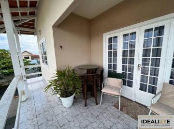 Casa · 300m² · 3 Quartos · 4 Vagas · Sobrado a 170 metros do mar em Meia Praia - Navegantes/SC