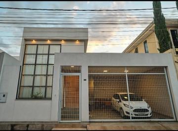 Casa de 3 quartos, Vicente Pires ·  CASA MODERNA VICENTE PIRES 3 SUÍTES! TAGUAPARK! OPORTUNIDADE!