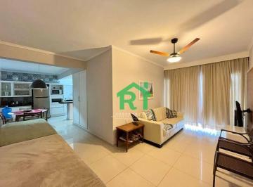 Sala · Apartamento com 1 quarto, 1 vaga à venda em Pitangueiras, Guarujá