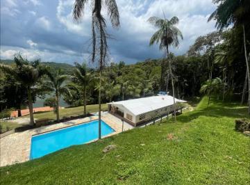 Foto 01 · Venha se encantar com este incrível sítio em Juquitiba, que oferece uma vista panorâmica deslumbrant