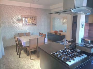 Casa · 224m² · 3 Quartos · 4 Vagas · Amplo sobrado, 3 dormitórios, 4vagas no Jardim Jabaquara!