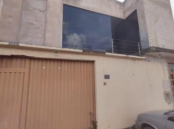 Casa · 300m² · 4 Quartos · Excelente Prédio no Setor Tradicional - Próximo a Padaria Mil Delicias