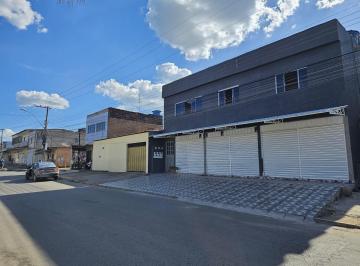 Casa · 287m² · 2 Quartos · Excelente Prédio na Comercial da Estancia 4 C/ 1 AP e 3 Lojas