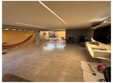 1590ddef04112927661bef66f7dc17f9.jpg · Casa Aldebran Leste, 3 quartos, sendo 2 suítes, sala de estar/jantar, cozinha, piso em porcelanato