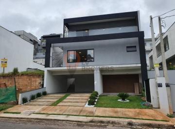 Sobrado à venda no Mosaico da Serra com 3 suítes e · Sobrado à venda no Mosaico da Serra com 3 suítes e vista para a mata