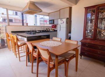 a3d8a310bb74d4dbf68ac0500f3adc4a278d17dc · Cobertura Duplex à Venda com 3 suítes e 2 vagas de garagem – Asa Norte, Brasília/DF