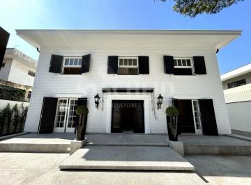 Casa · 420m² · 4 Quartos · 8 Vagas · Casa reformada com 4 quartos suítes no Jardim Guedala