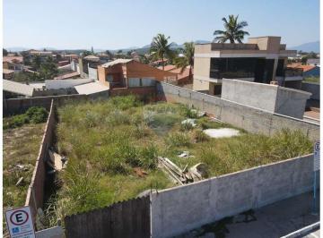 Terreno · 480m² · 2 Vagas · Terreno plano e murado de frente para o mar na barra de Maricá.